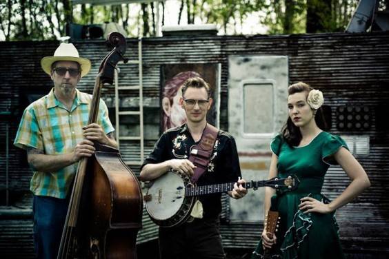 The Dirt Daubers back in Europe!